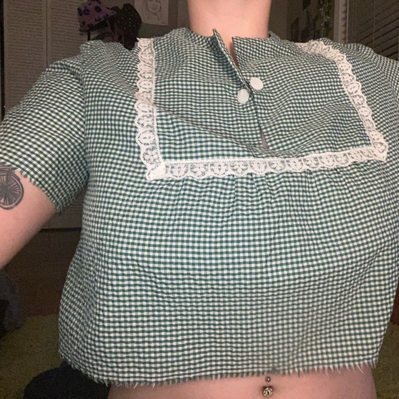 cottage core thrifted crop shirt - Picture 4 of 4